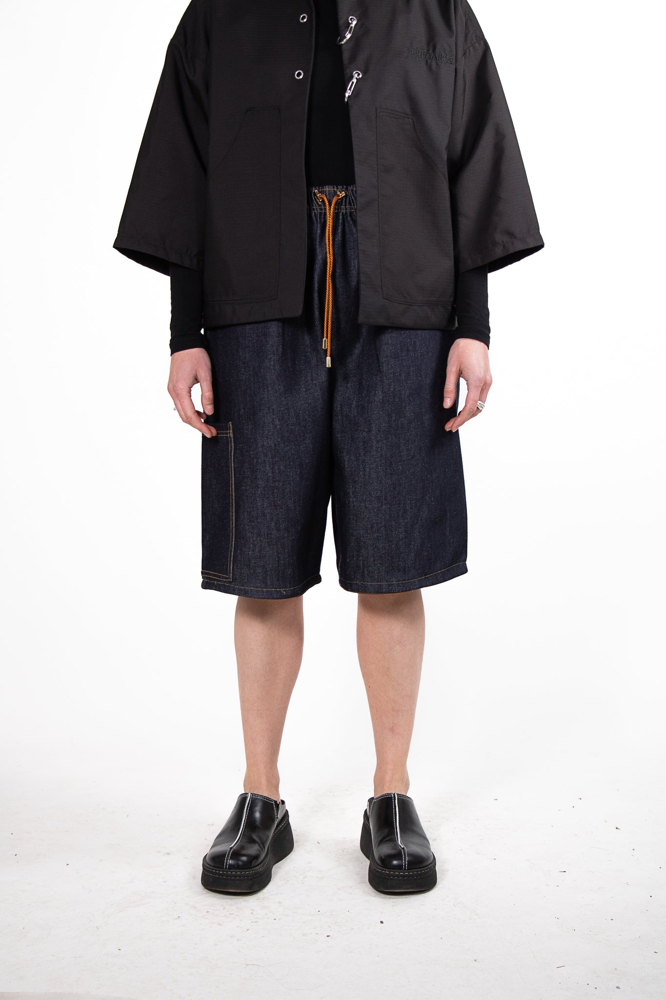 LE SHORT DROIT (ATELIER)